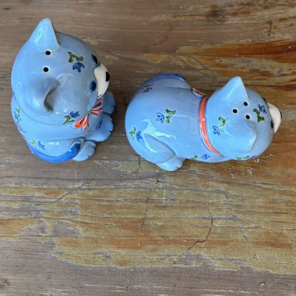 Set of 2 Vintage Otagiri Blue Floral Kitty Cat Salt & Pepper Shakers - Picture 4 of 6
